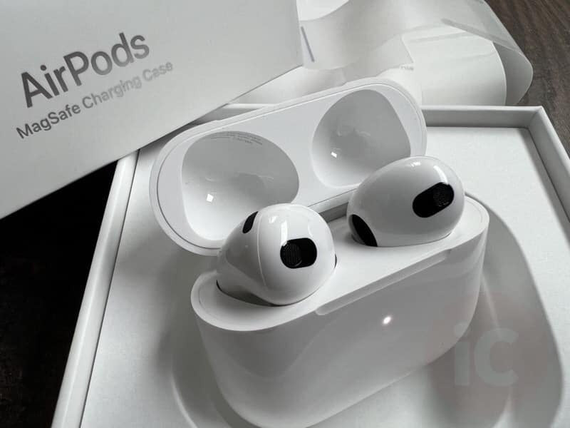 AIRPODS 3RD GENERATION - WHITE