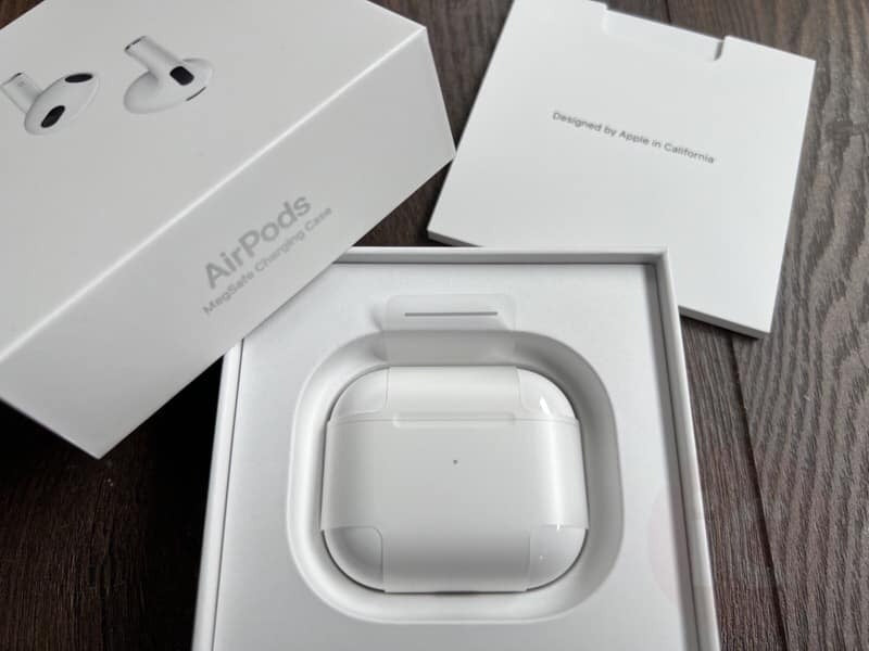 AIRPODS 3RD GENERATION - WHITE